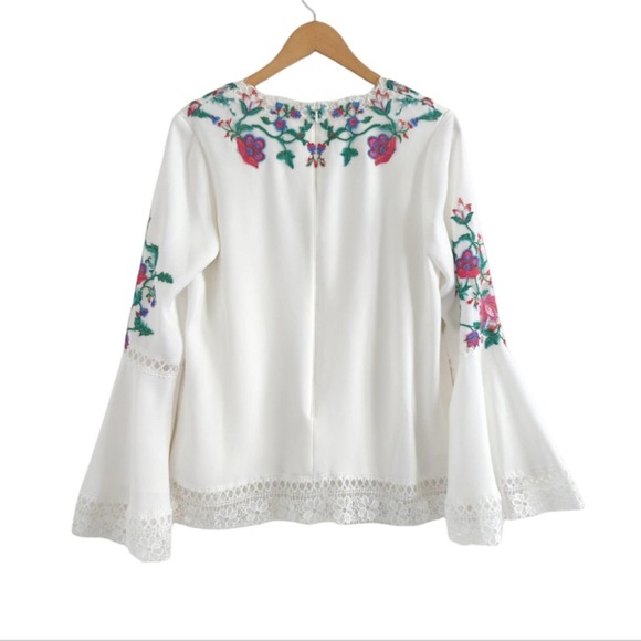 Tadashi Shoji Koa Floral Embroidered White Crepe Bell Sleeve Blouse Size Large - Picture 3 of 14